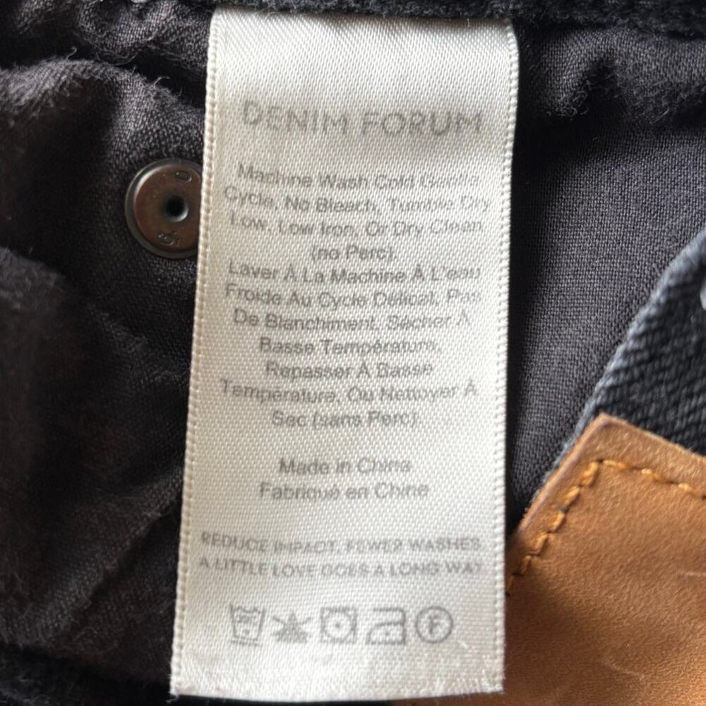 Aritzia Denim Forum the Yoko Short Women's Size 27 in Black Eyeliner - Picture 9 of 14